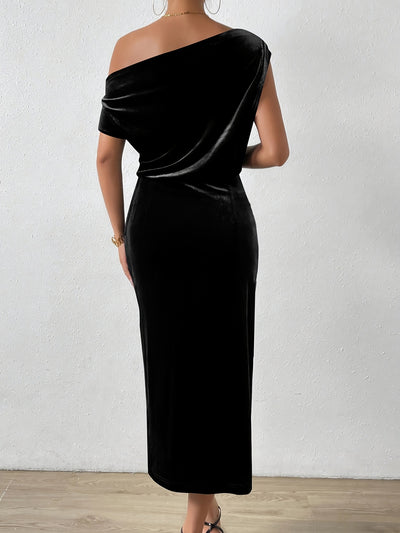 Marilyn - Timeless Velvet Relaxed Midi Dress