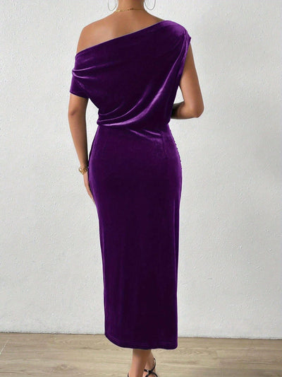 Marilyn - Timeless Velvet Relaxed Midi Dress