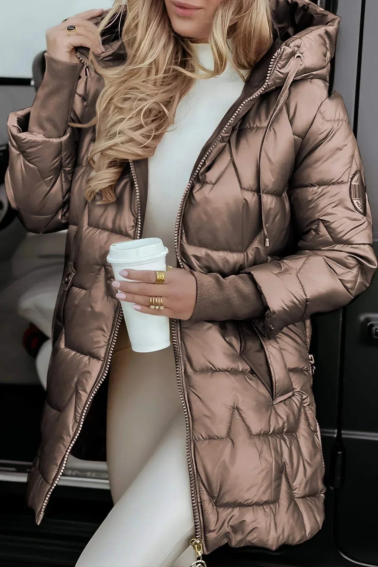 Ava | Elegant winter coat with hood and padding