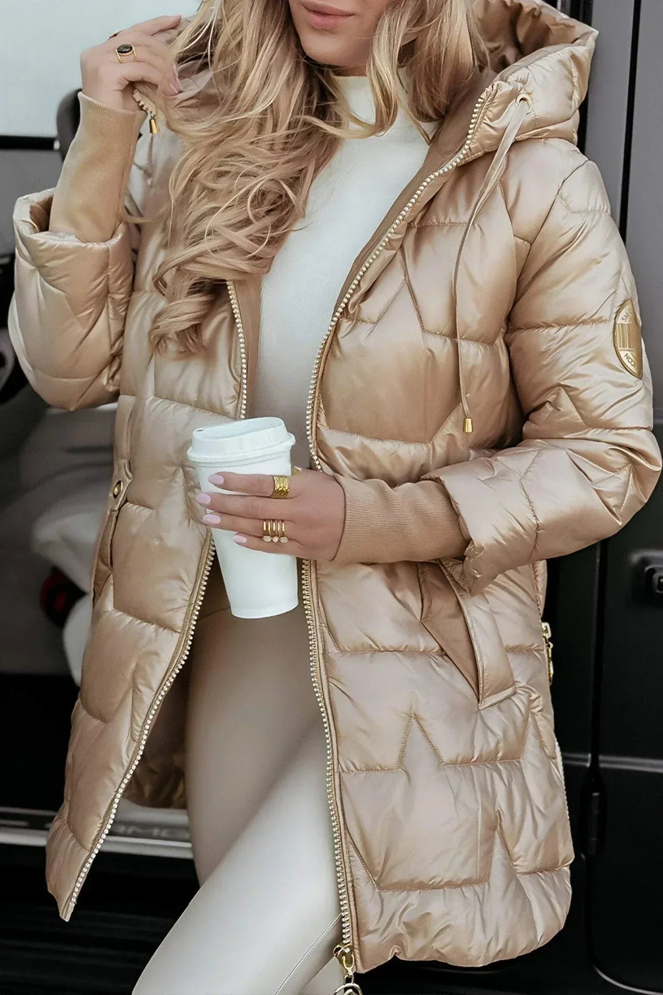 Ava | Elegant winter coat with hood and padding