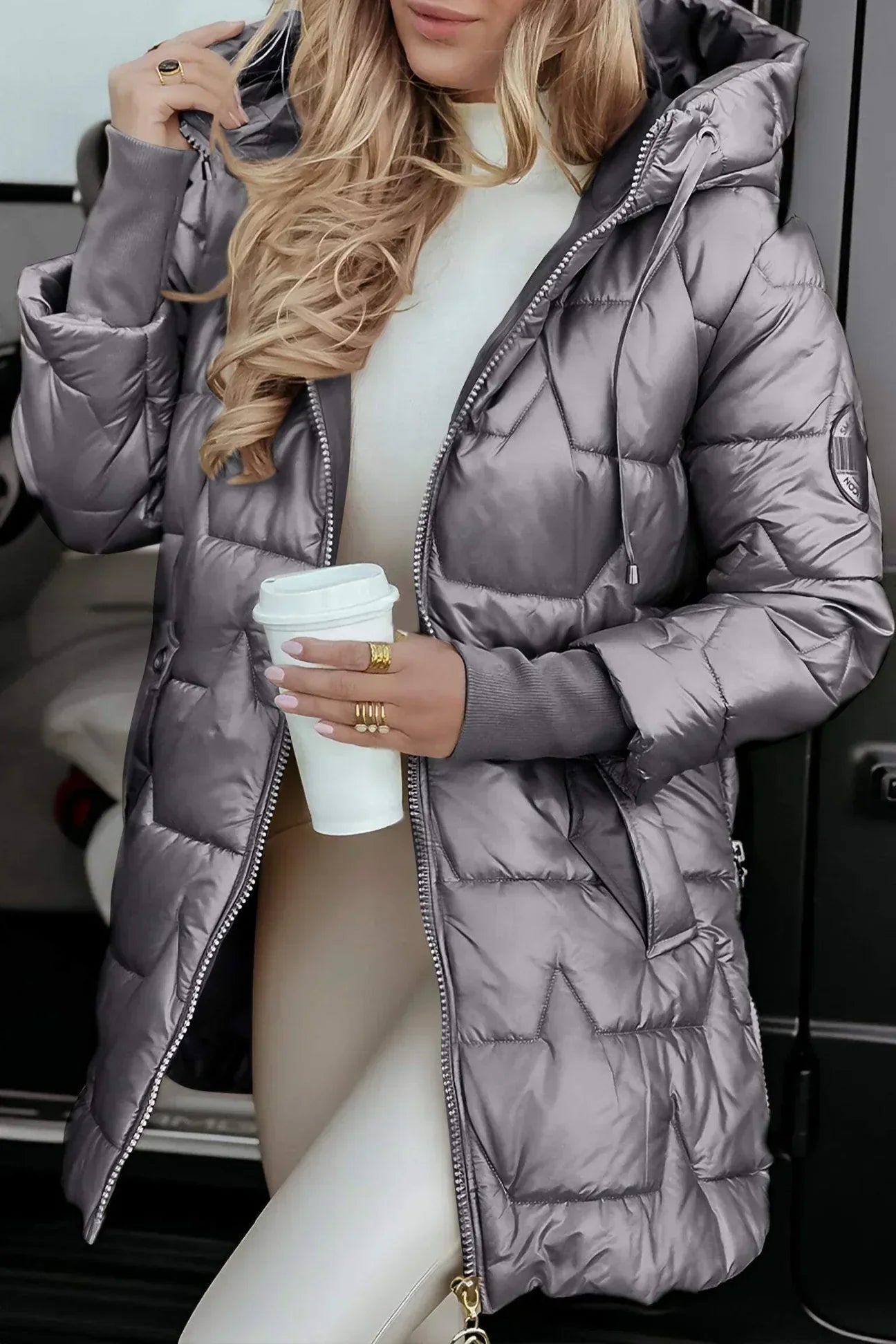 Ava | Elegant winter coat with hood and padding